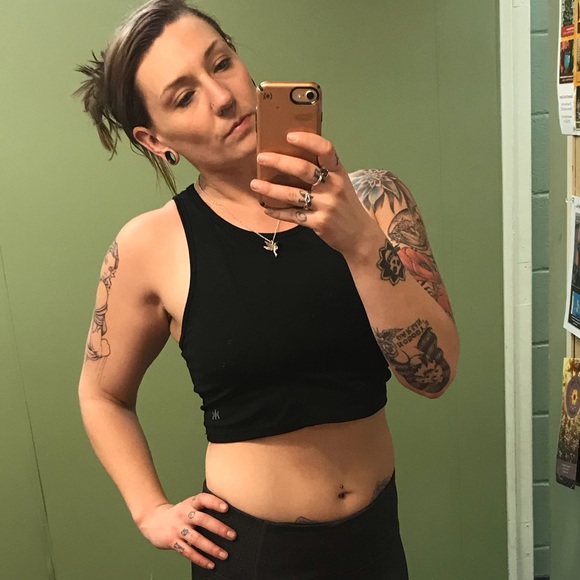 Meet your Posher, April - Picture 7 of 8